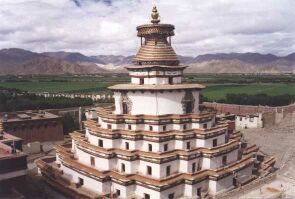 Ghyantse stupa in Tibet, courtesy: http://perso.club-internet.fr/pchanez/index_eng.html