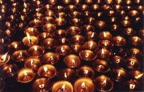 Tibetan butter lamps, courtesy: http://perso.club-internet.fr/pchanez/index_eng.html 